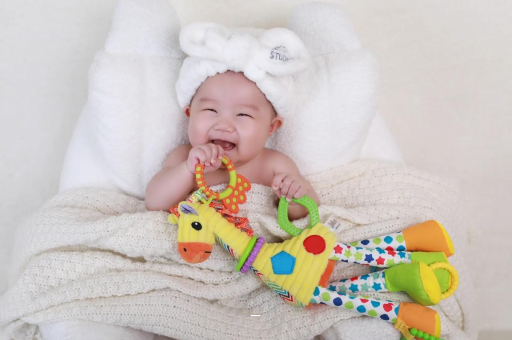 昆明宝宝舌苔白怎么回事